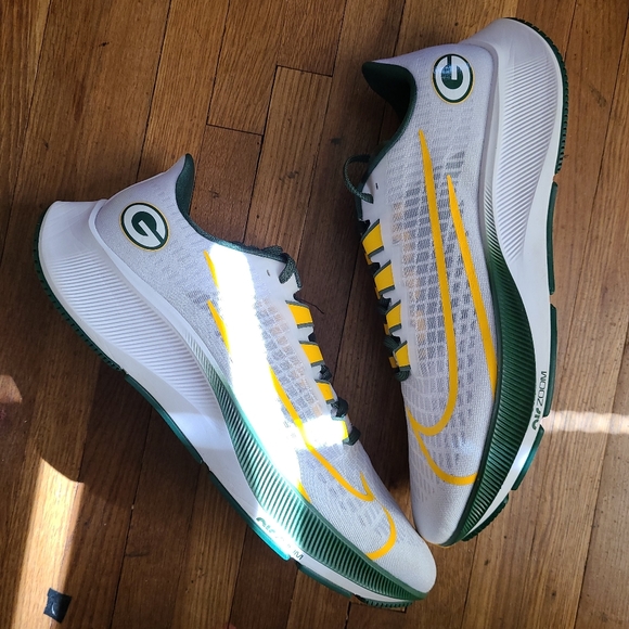 nike pegasus packers